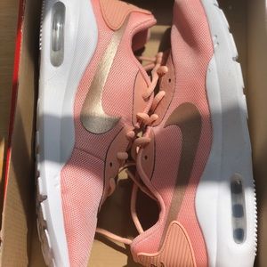 ✨WMNS NIKE TANJUN✨
